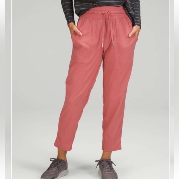 Lululemon Mid Rise Dance Studio Jogger Crop 6 Brier Rose Pink Gym Athletic Yoga - Picture 1 of 12